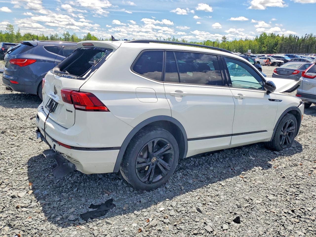 2023 VOLKSWAGEN TIGUAN SE R-LINE BLACK — снимка 3