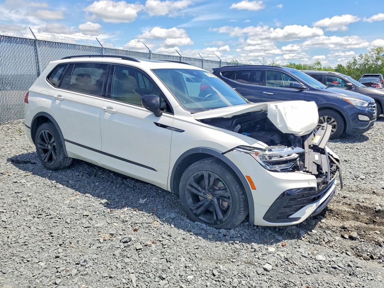 2023 VOLKSWAGEN TIGUAN SE R-LINE BLACK — снимка 4