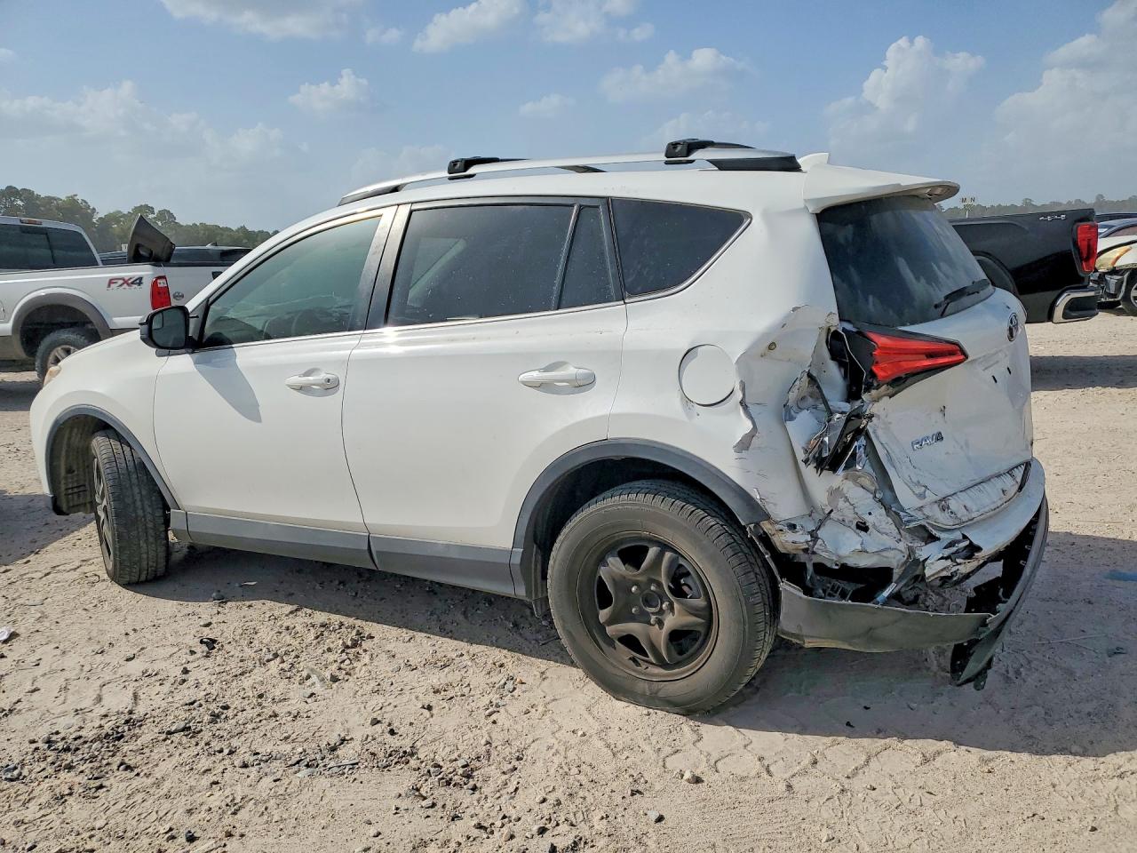 2016 TOYOTA RAV4 LE — снимка 2