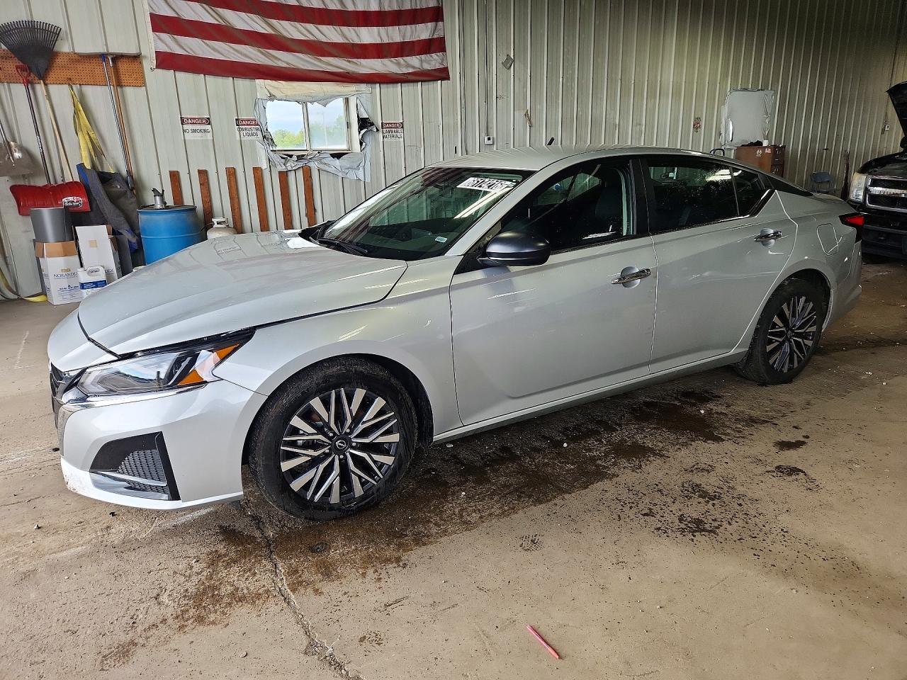 2025 NISSAN ALTIMA SV