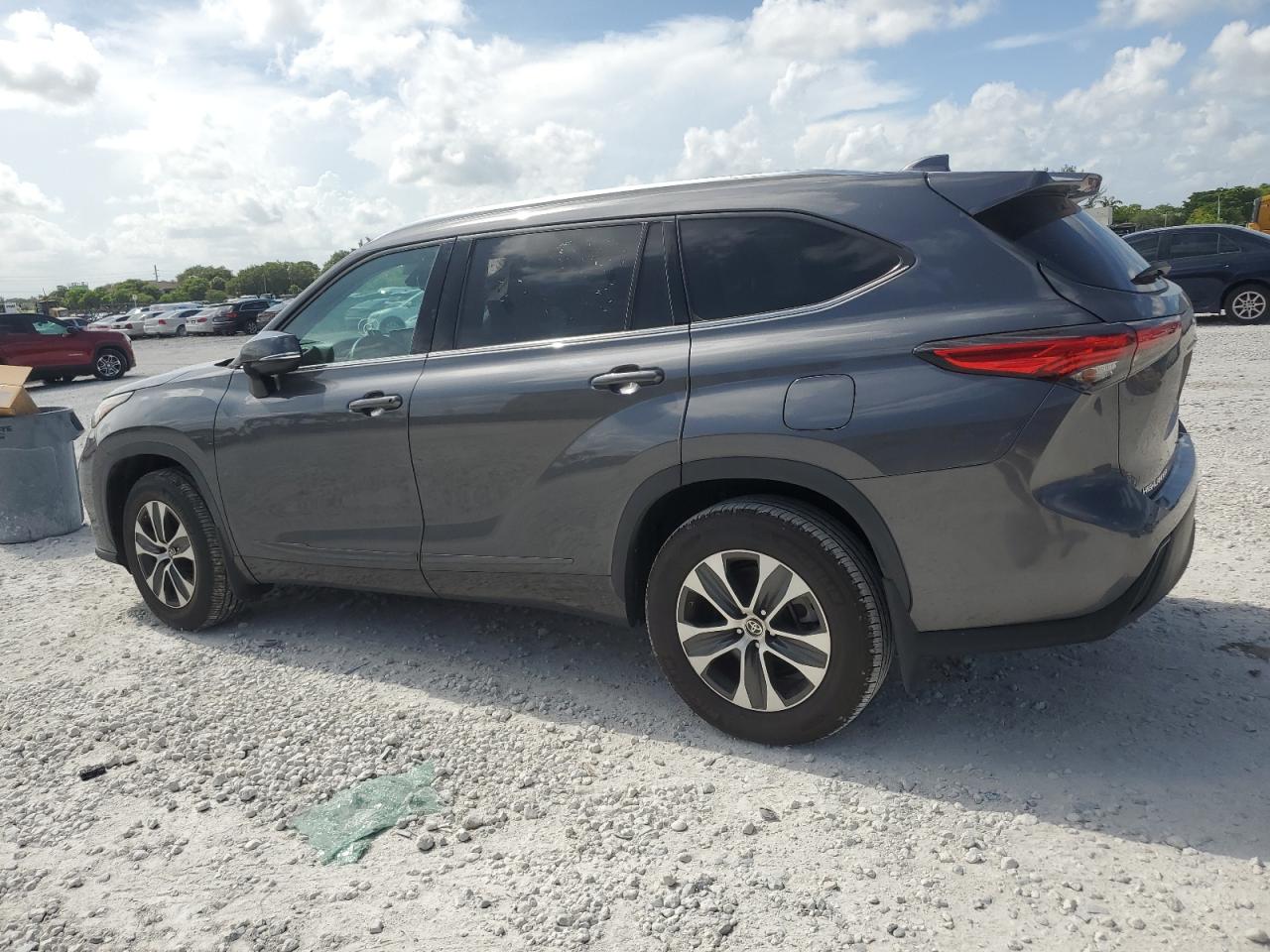 2020 TOYOTA HIGHLANDER XLE — снимка 2