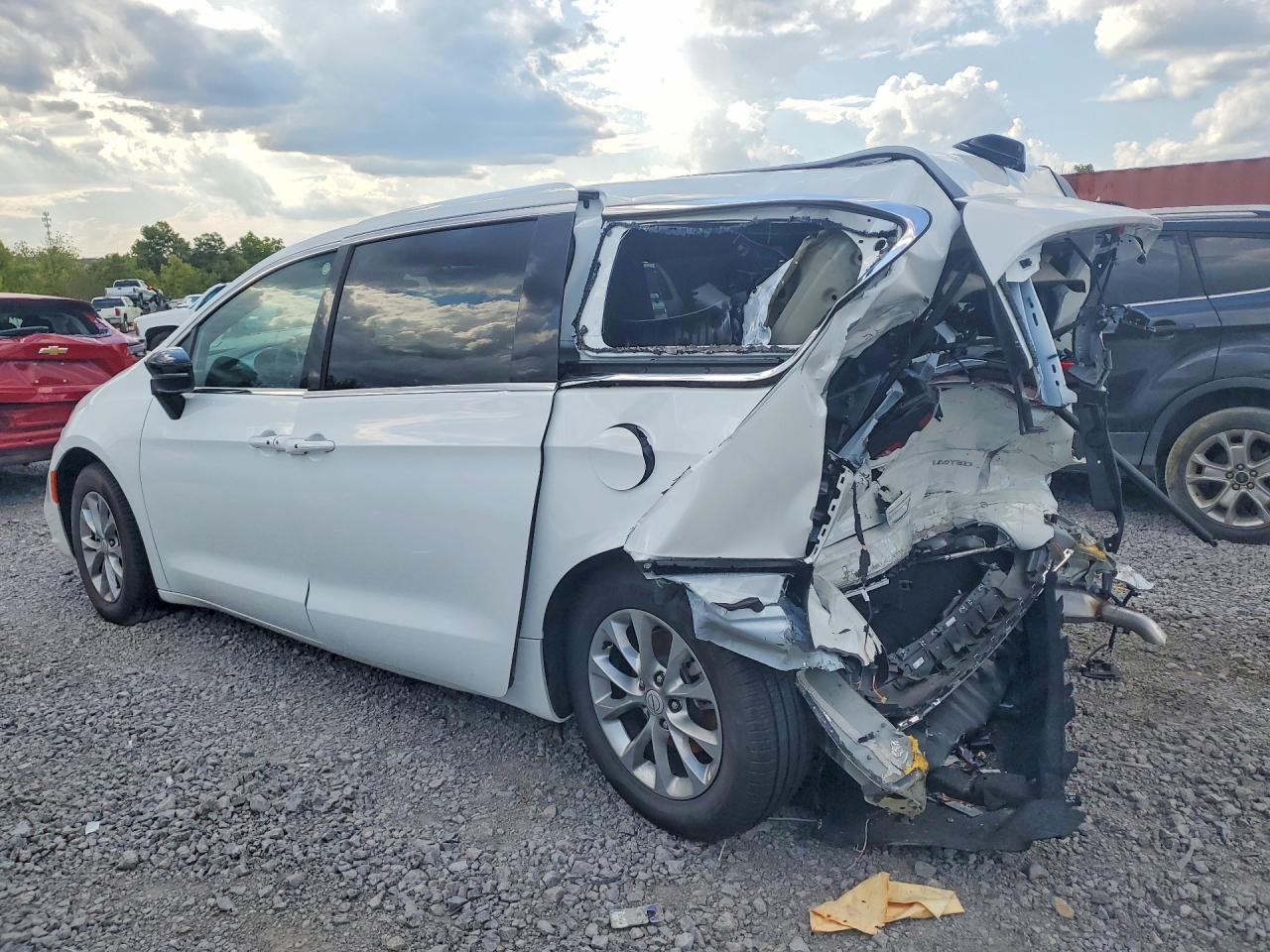2026 CHRYSLER PACIFICA LIMITED — снимка 2