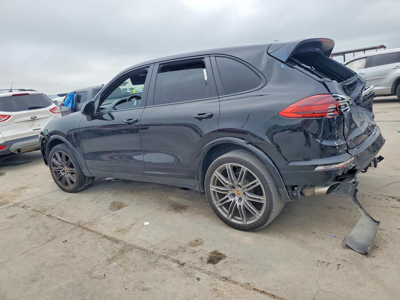 2017 PORSCHE CAYENNE — снимка 2