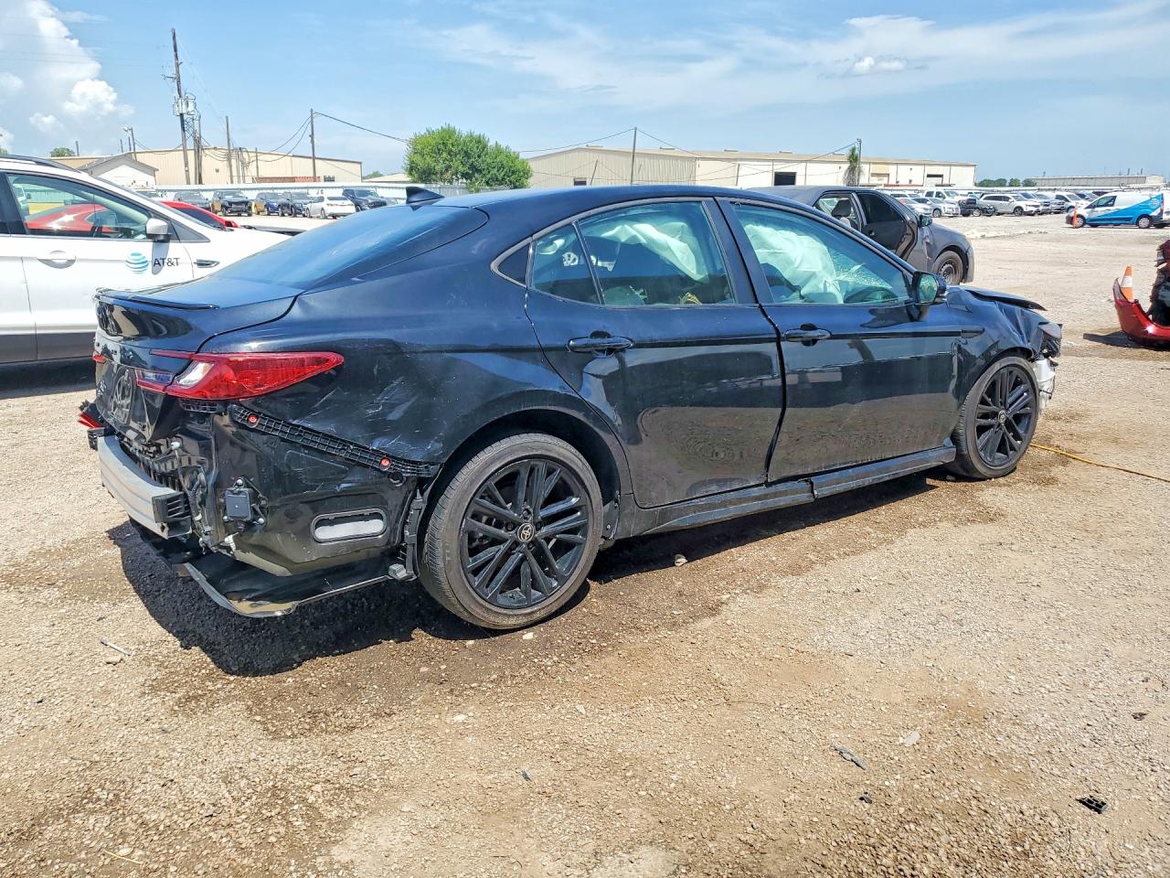 2026 TOYOTA CAMRY SE — снимка 3