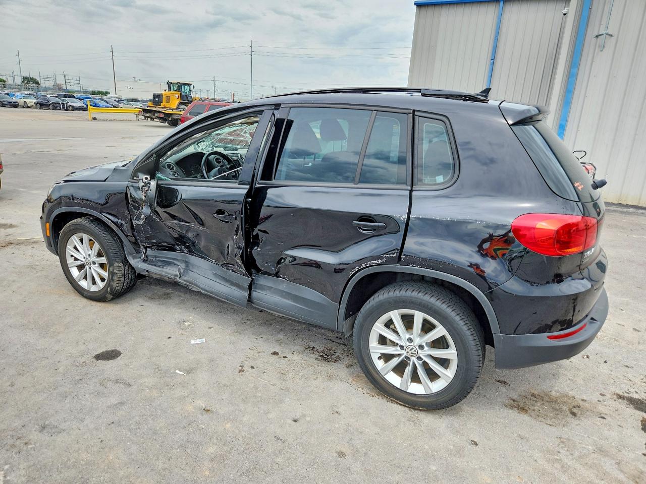 2018 VOLKSWAGEN TIGUAN LIMITED — снимка 2