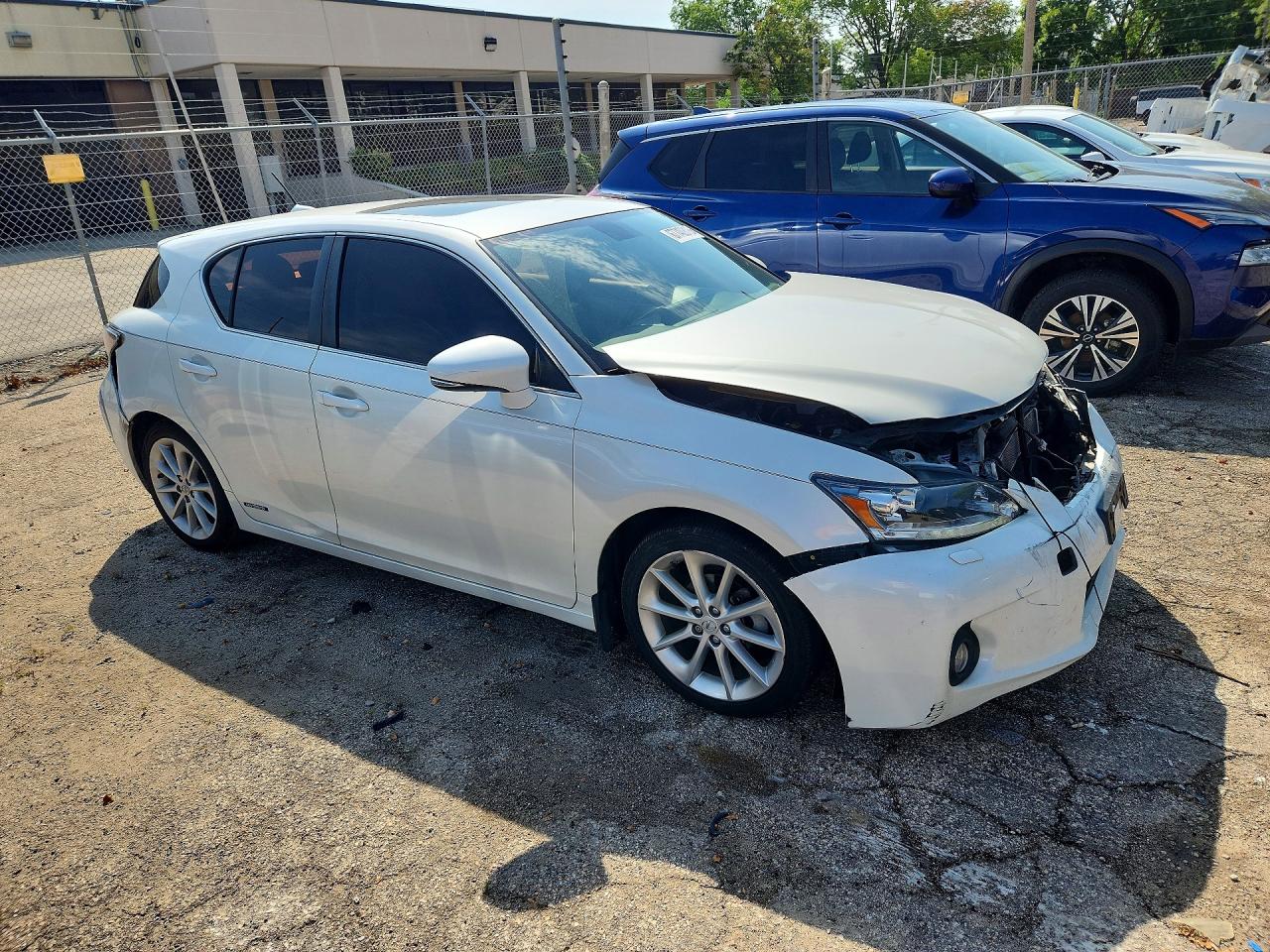 2013 LEXUS CT 200 — снимка 4