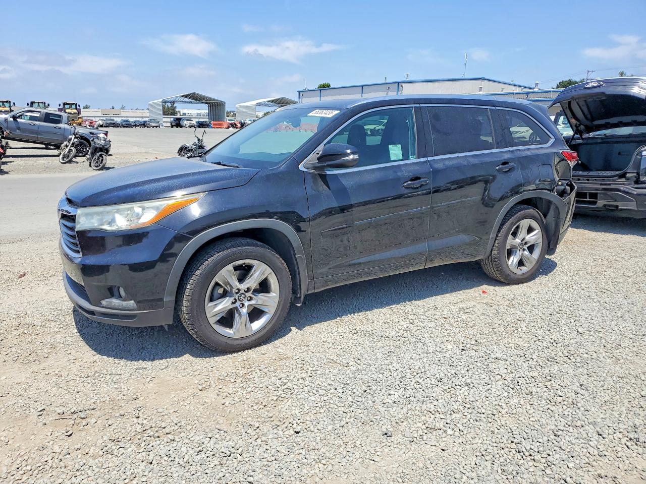 2016 TOYOTA HIGHLANDER LIMITED