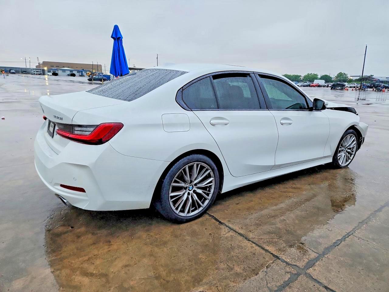2023 BMW 330I — снимка 3