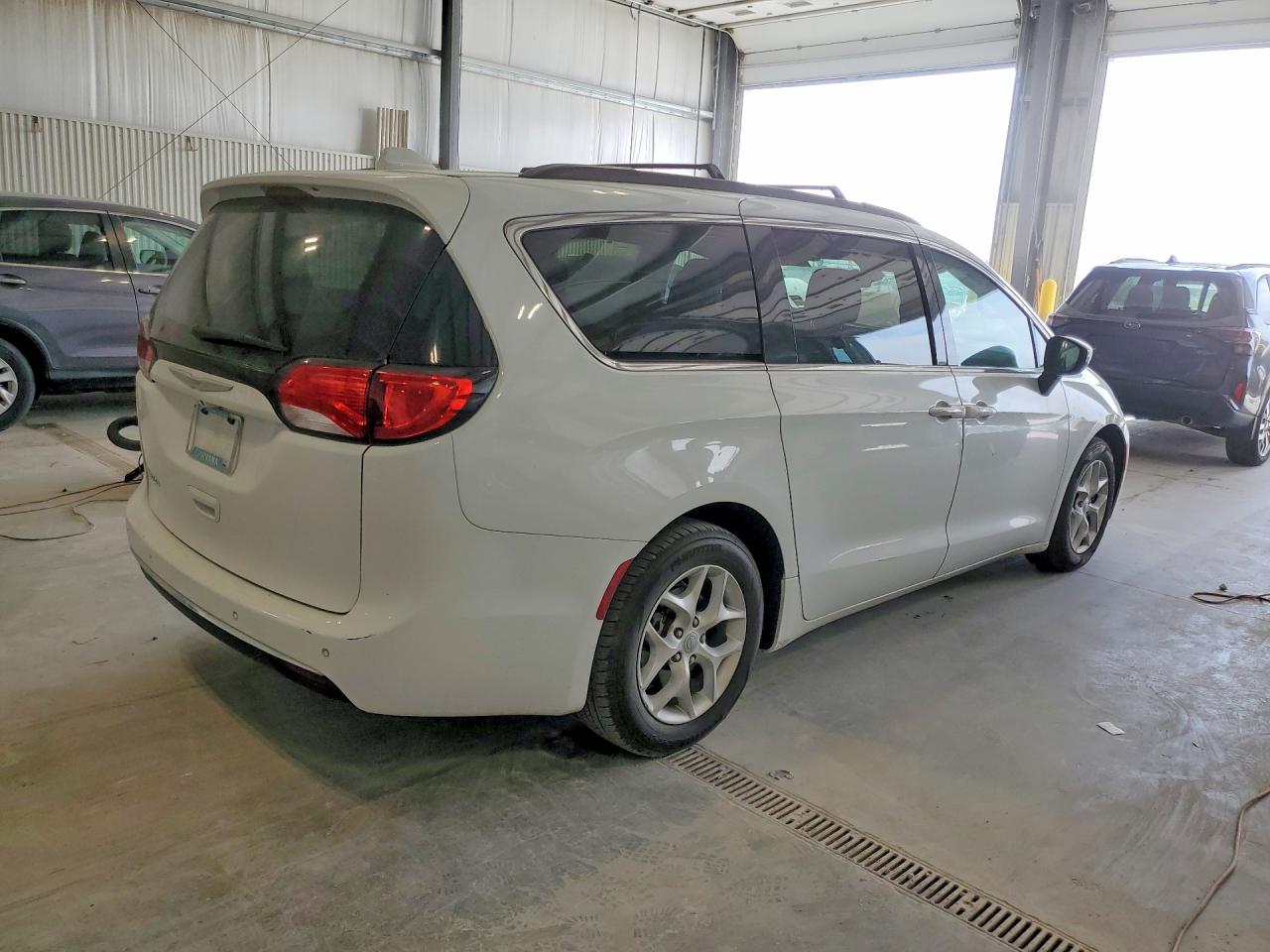 2017 CHRYSLER PACIFICA TOURING L — снимка 3