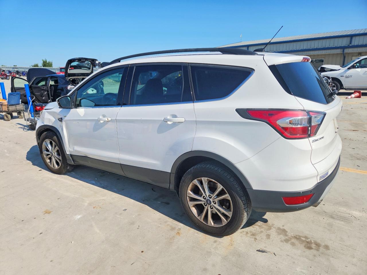 2017 FORD ESCAPE SE — снимка 2