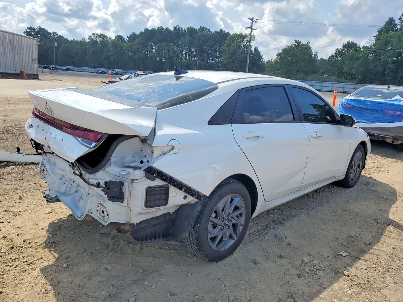 2024 HYUNDAI ELANTRA SEL — снимка 3