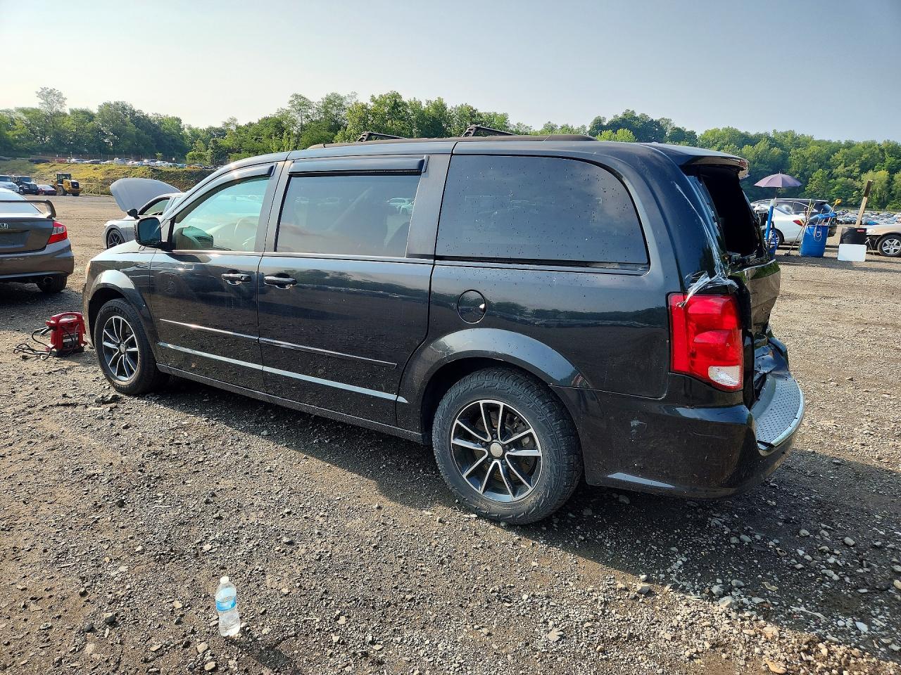 2015 DODGE GRAND CARAVAN R/T — снимка 2