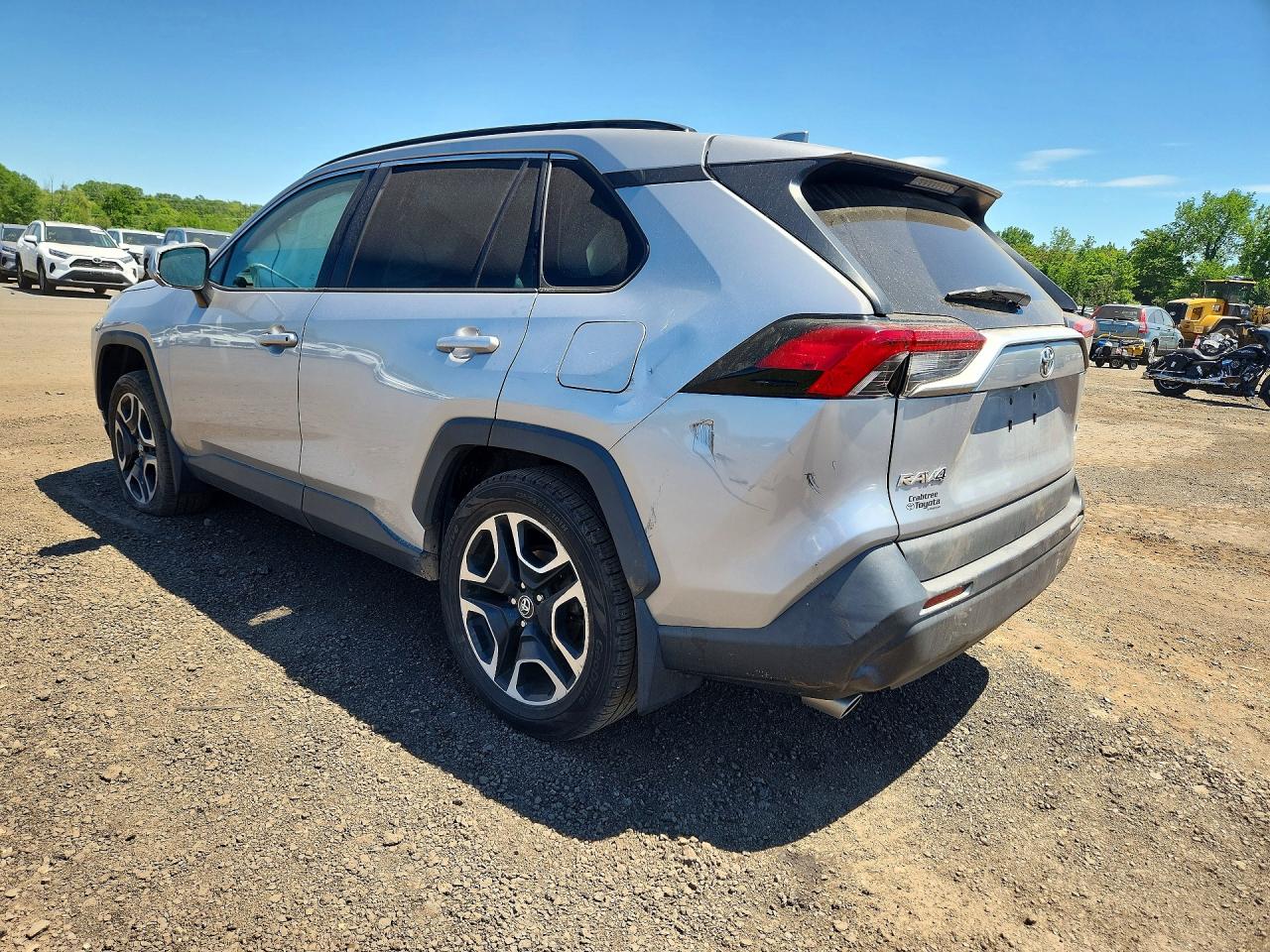 2019 TOYOTA RAV4 LE — снимка 2