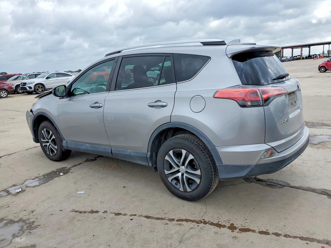 2016 TOYOTA RAV4 LE — снимка 2
