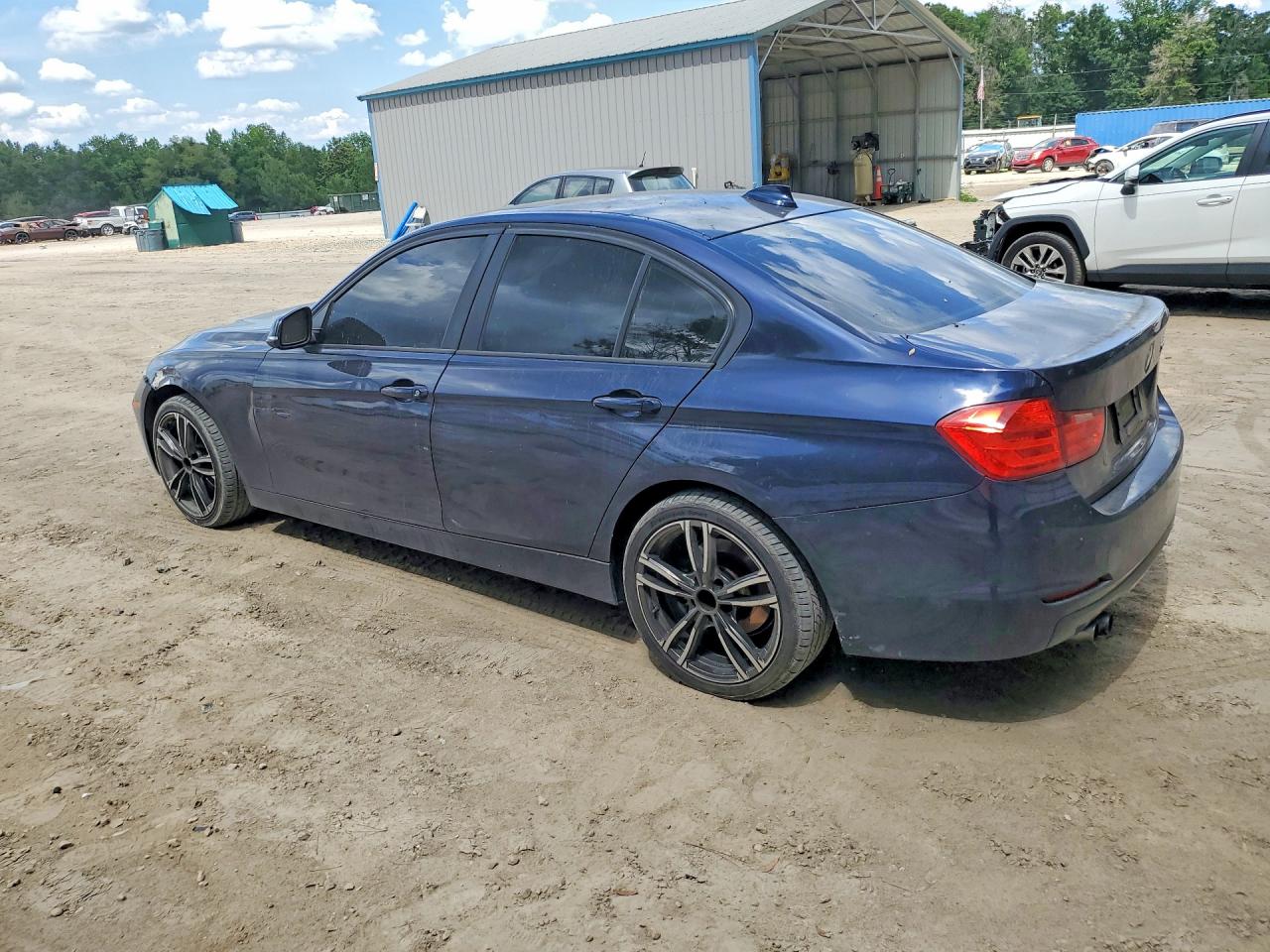 2013 BMW 328 I — снимка 2