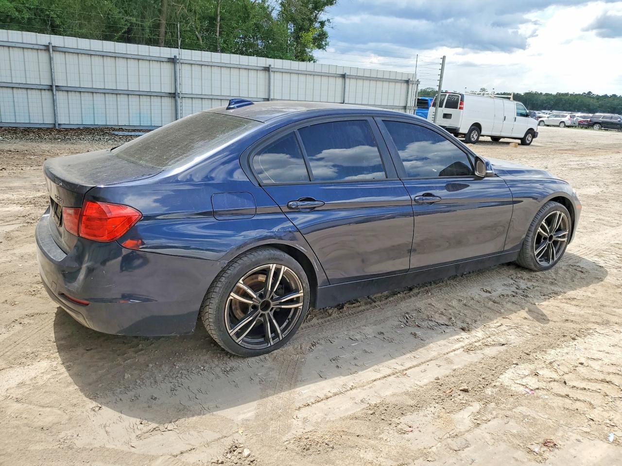 2013 BMW 328 I — снимка 3