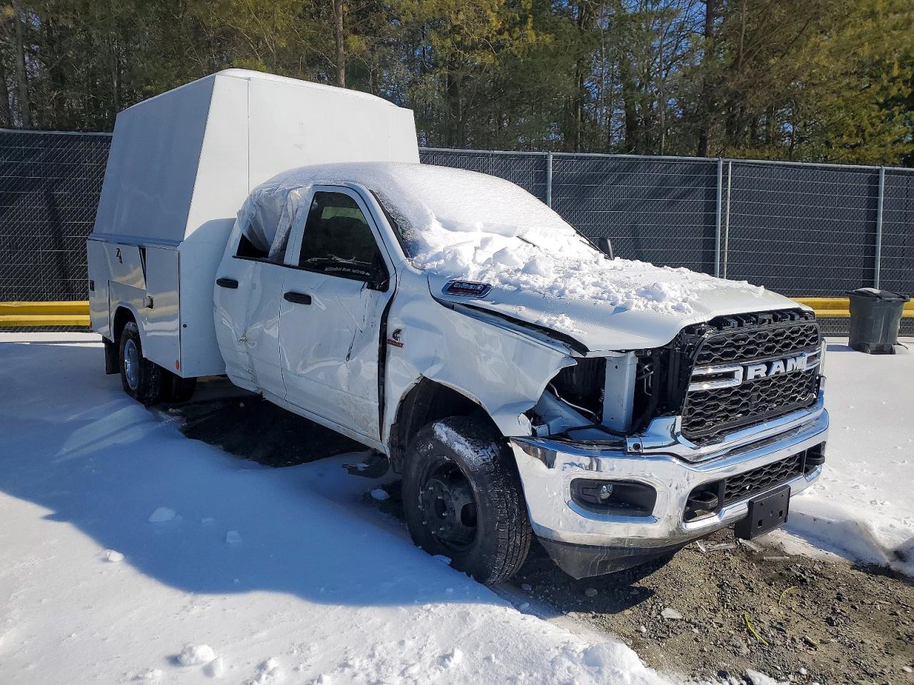 2024 RAM 3500 — снимка 4
