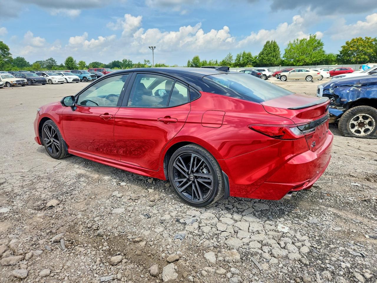 2025 TOYOTA CAMRY XSE — снимка 2