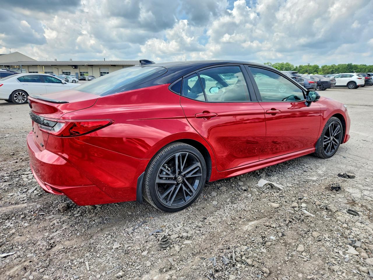 2025 TOYOTA CAMRY XSE — снимка 3