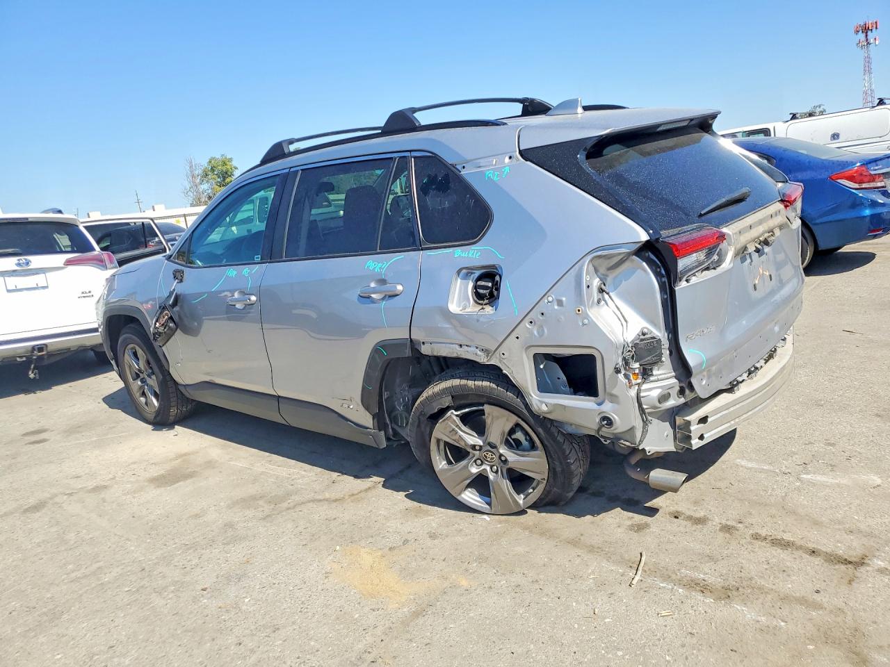 2024 TOYOTA RAV4 LE — снимка 2