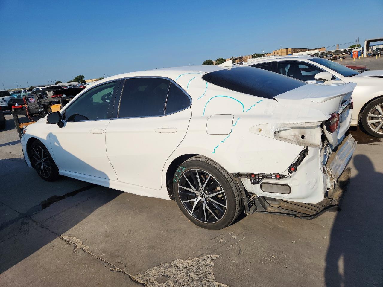 2023 TOYOTA CAMRY SE — снимка 2