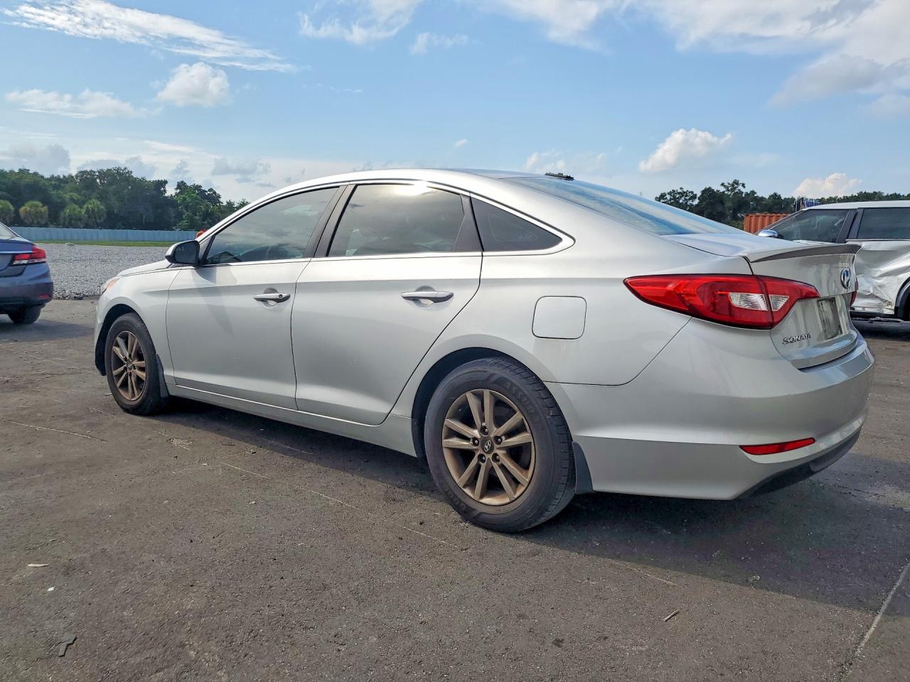 2015 HYUNDAI SONATA SE — снимка 2