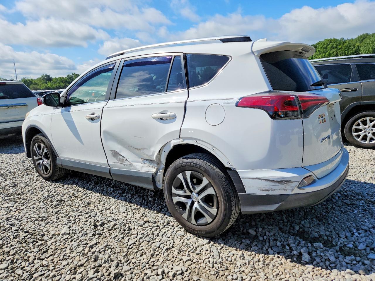 2016 TOYOTA RAV4 LE — снимка 2