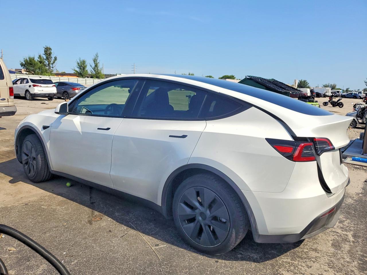 2025 TESLA MODEL Y — снимка 2