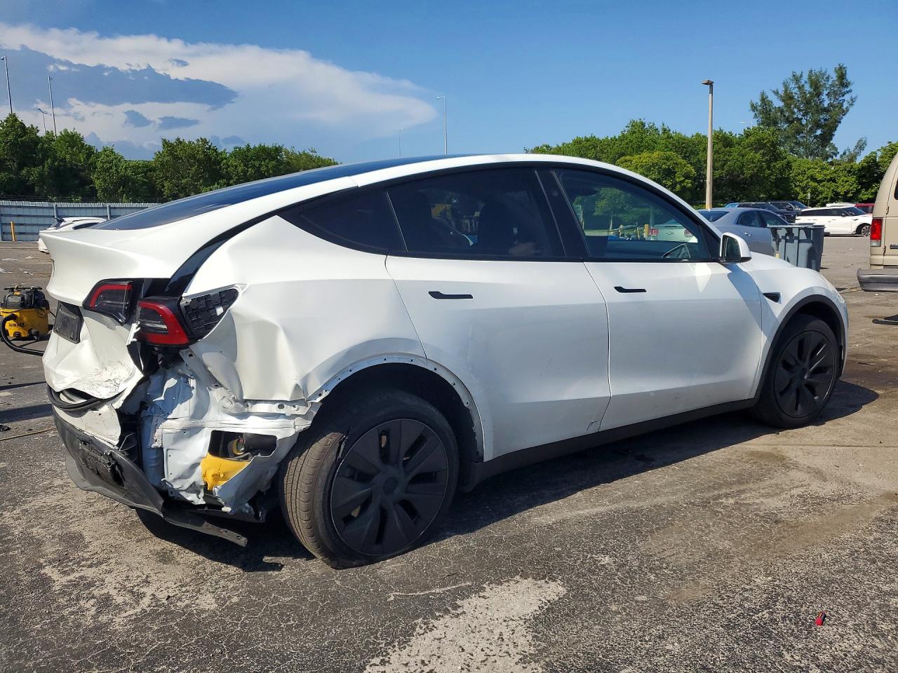 2025 TESLA MODEL Y — снимка 3