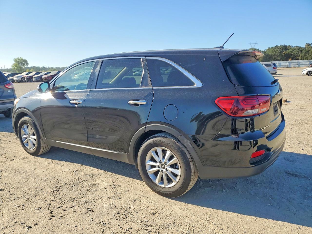 2019 KIA SORENTO LX V6 — снимка 2