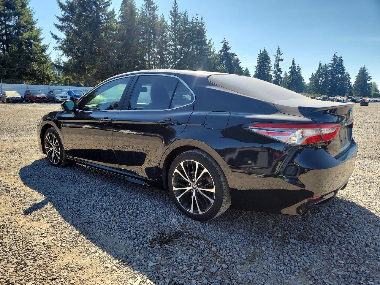 2018 TOYOTA CAMRY SE — снимка 2