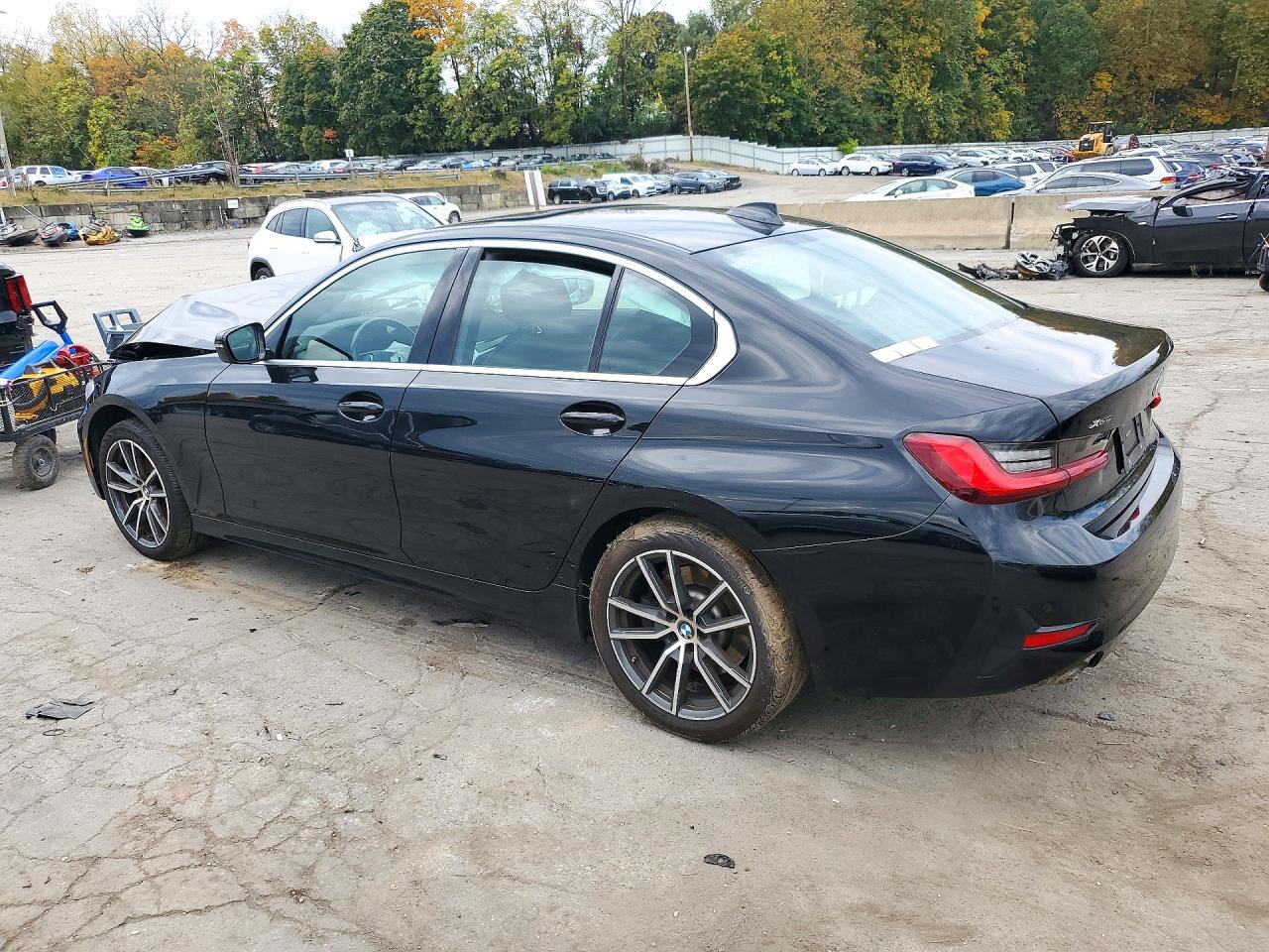 2021 BMW 330XI — photo 2