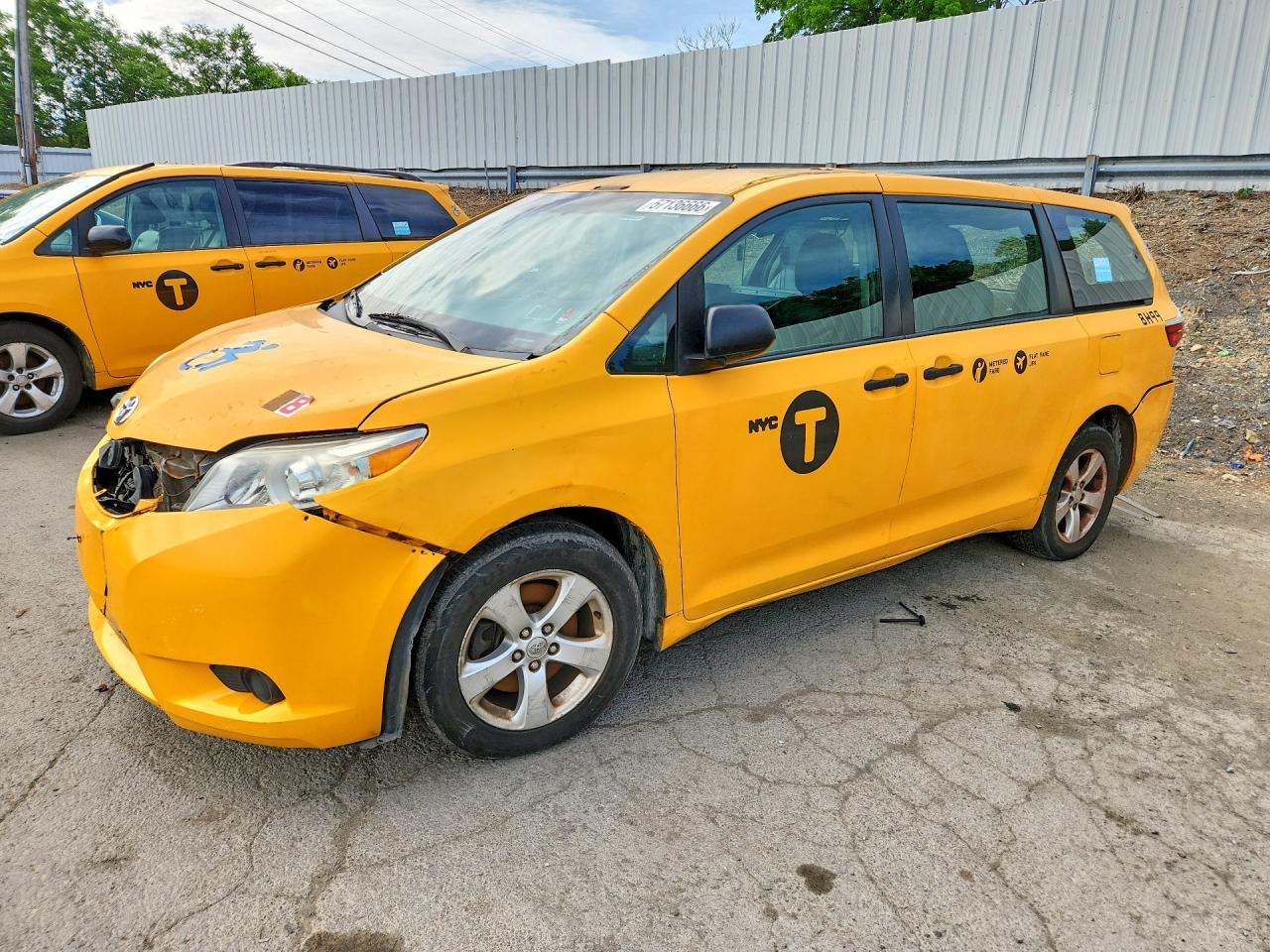 2017 TOYOTA SIENNA