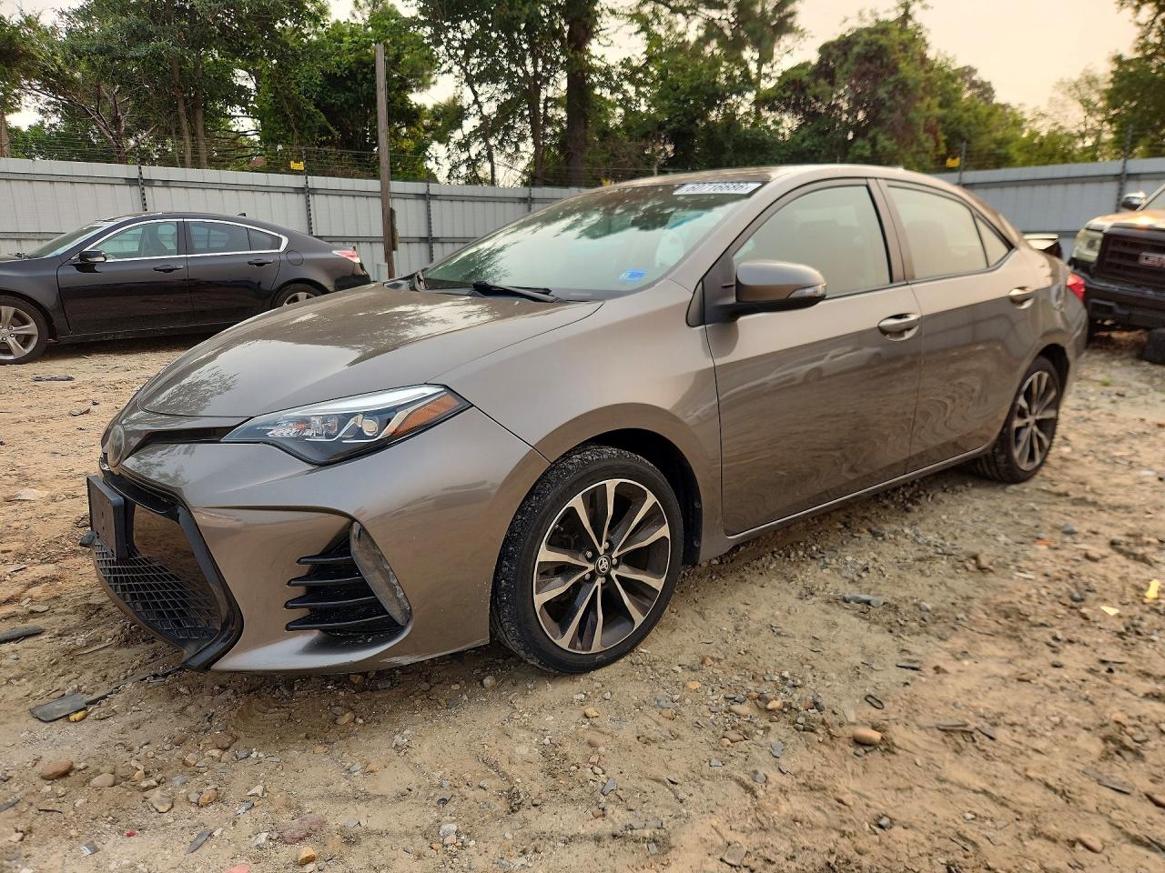 2017 TOYOTA COROLLA SE