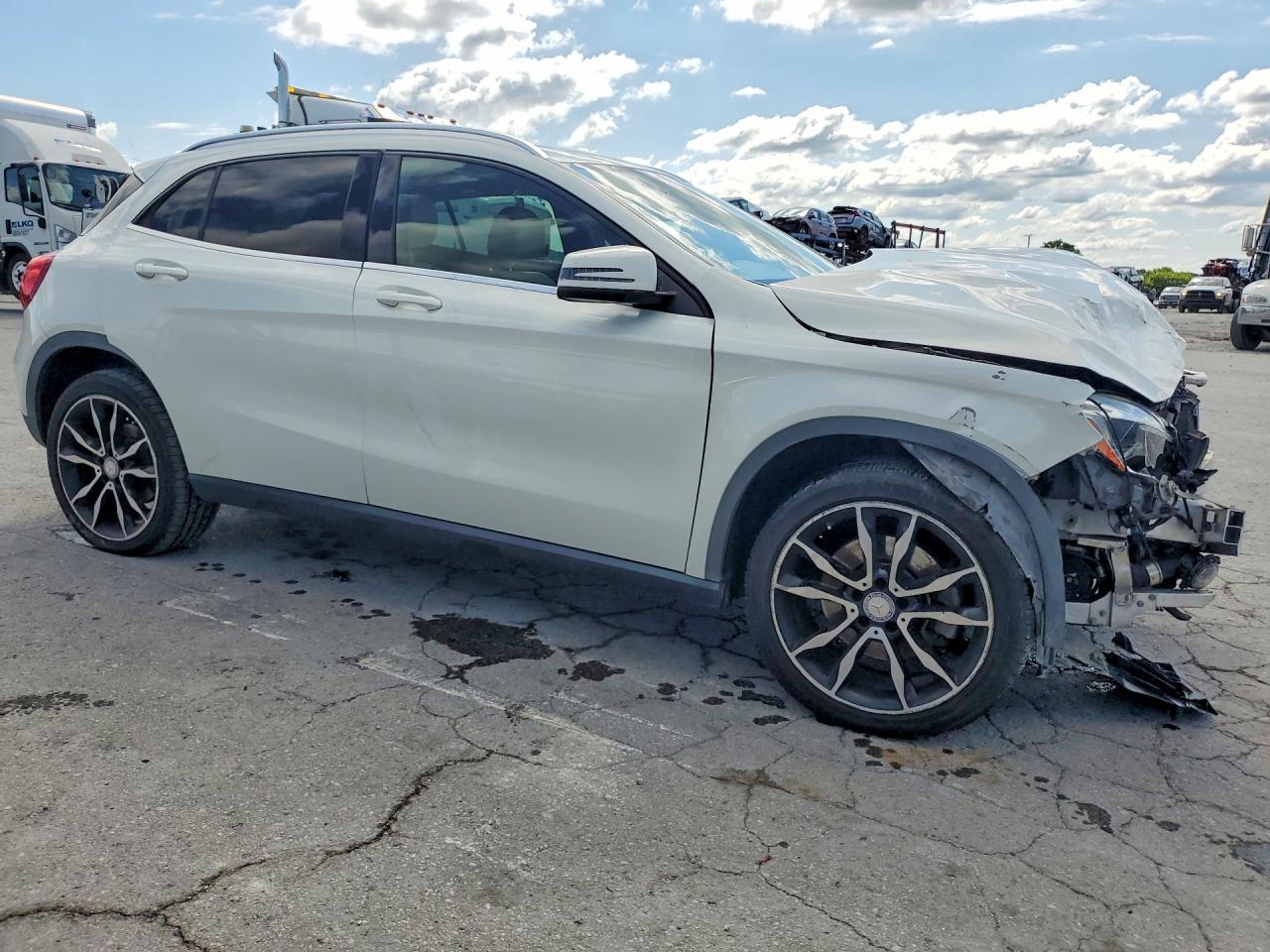 2015 MERCEDES-BENZ GLA 250 — снимка 4