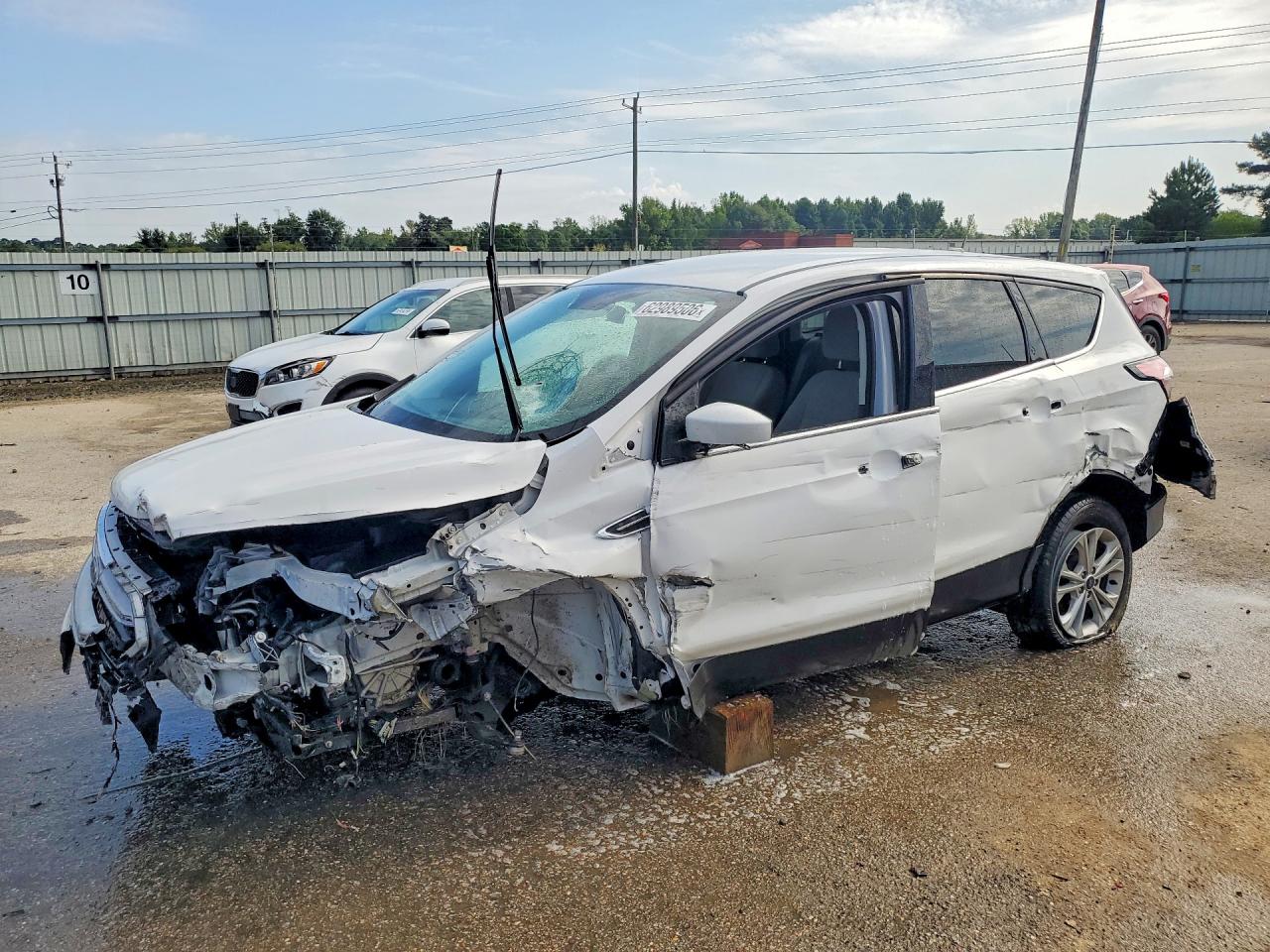 2017 FORD ESCAPE SE