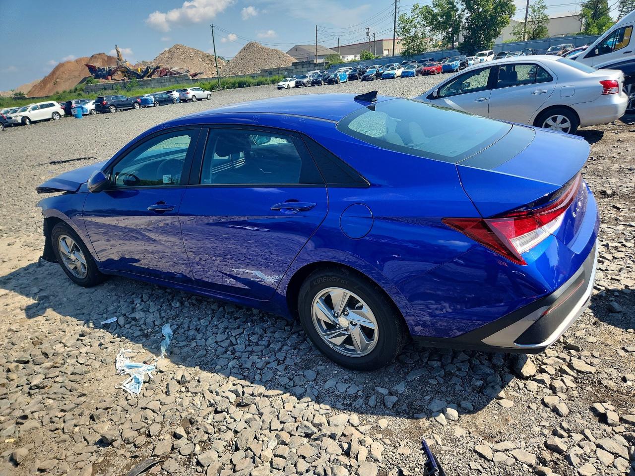 2025 HYUNDAI ELANTRA SE — снимка 2