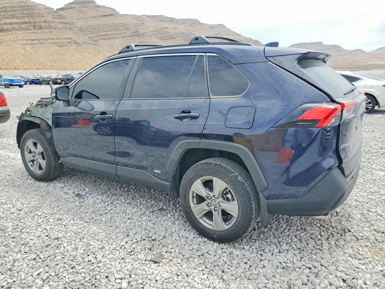 2024 TOYOTA RAV4 HYBRID XLE — снимка 2