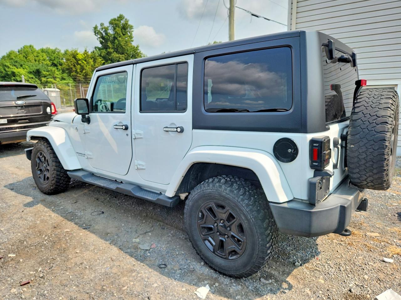 2016 JEEP WRANGLER UNLIMITED SAHARA — снимка 2