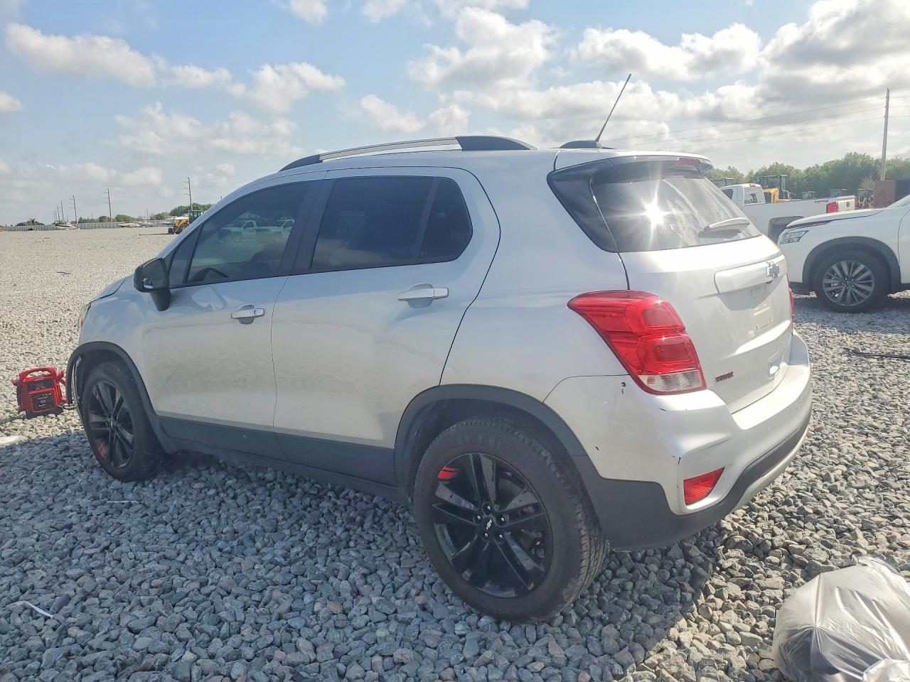 2022 CHEVROLET TRAX 1LT — снимка 2