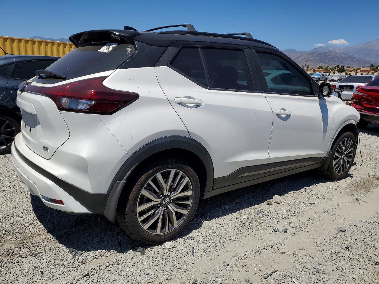 2021 NISSAN KICKS SR — снимка 3