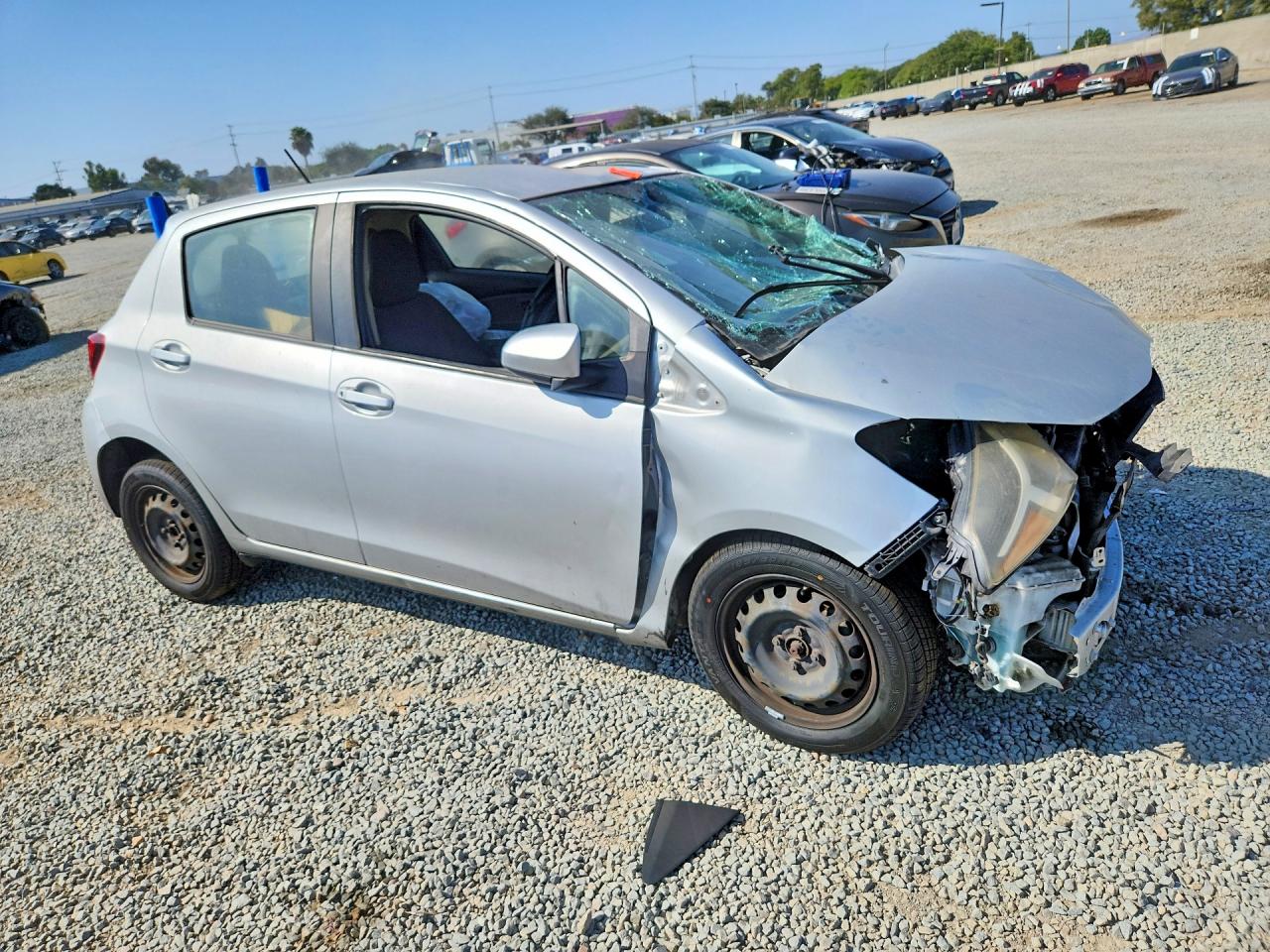 2015 TOYOTA YARIS 5-DOOR L — снимка 4