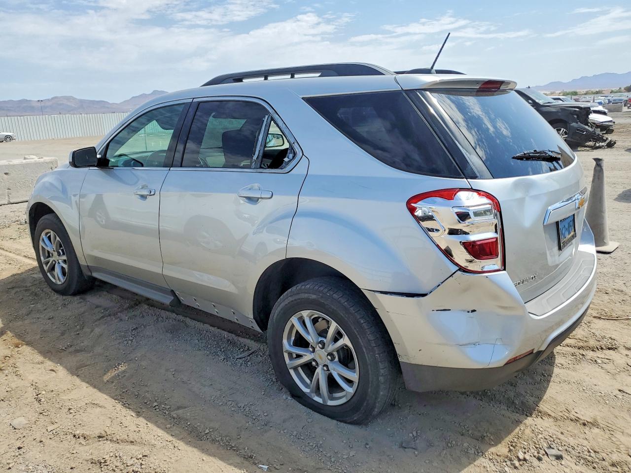 2017 CHEVROLET EQUINOX LT — снимка 2