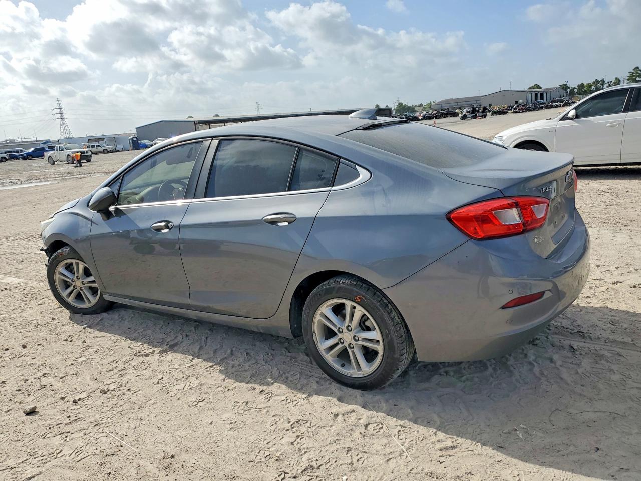 2018 CHEVROLET CRUZE LT — снимка 2