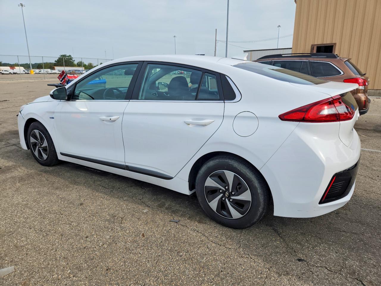 2017 HYUNDAI IONIQ SEL — снимка 2