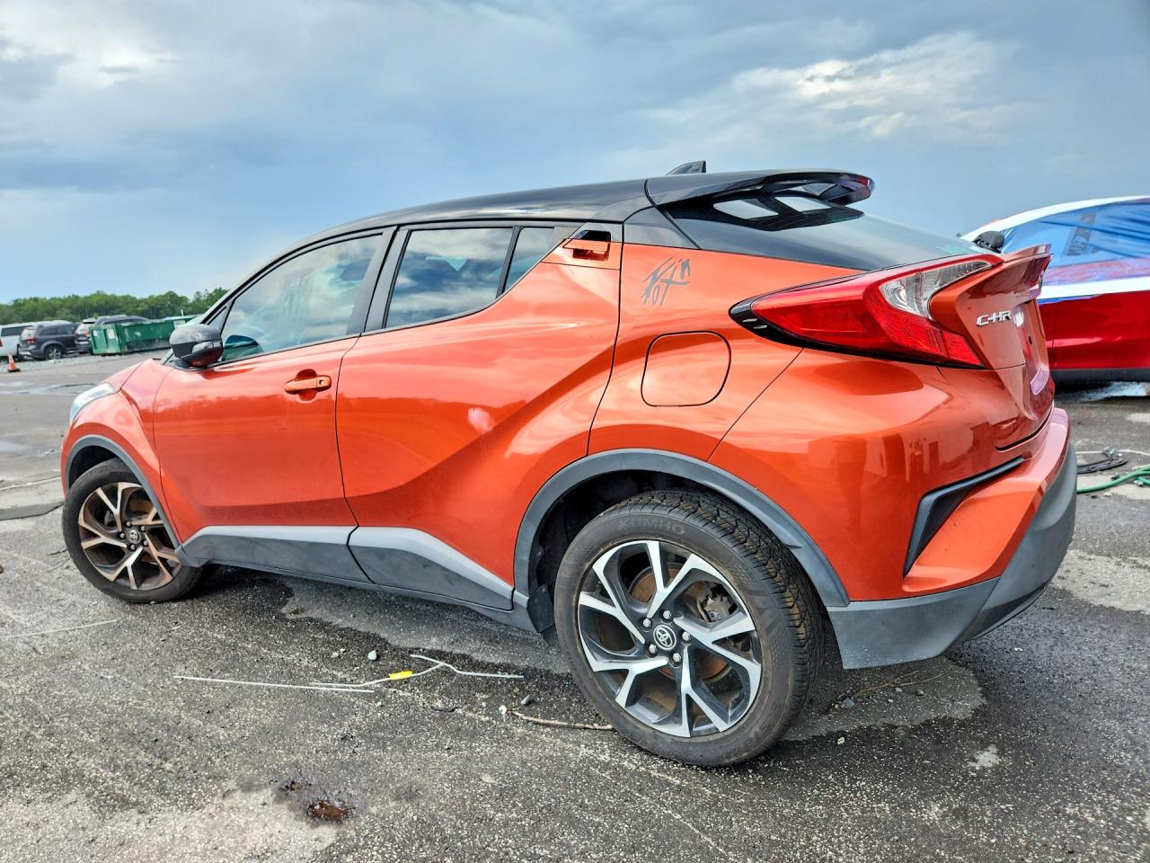2020 TOYOTA C-HR XLE — снимка 2