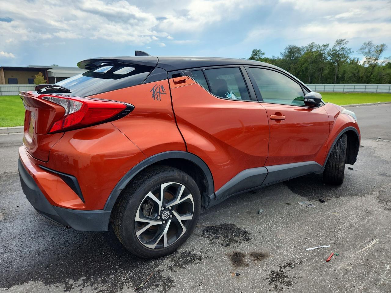 2020 TOYOTA C-HR XLE — снимка 3