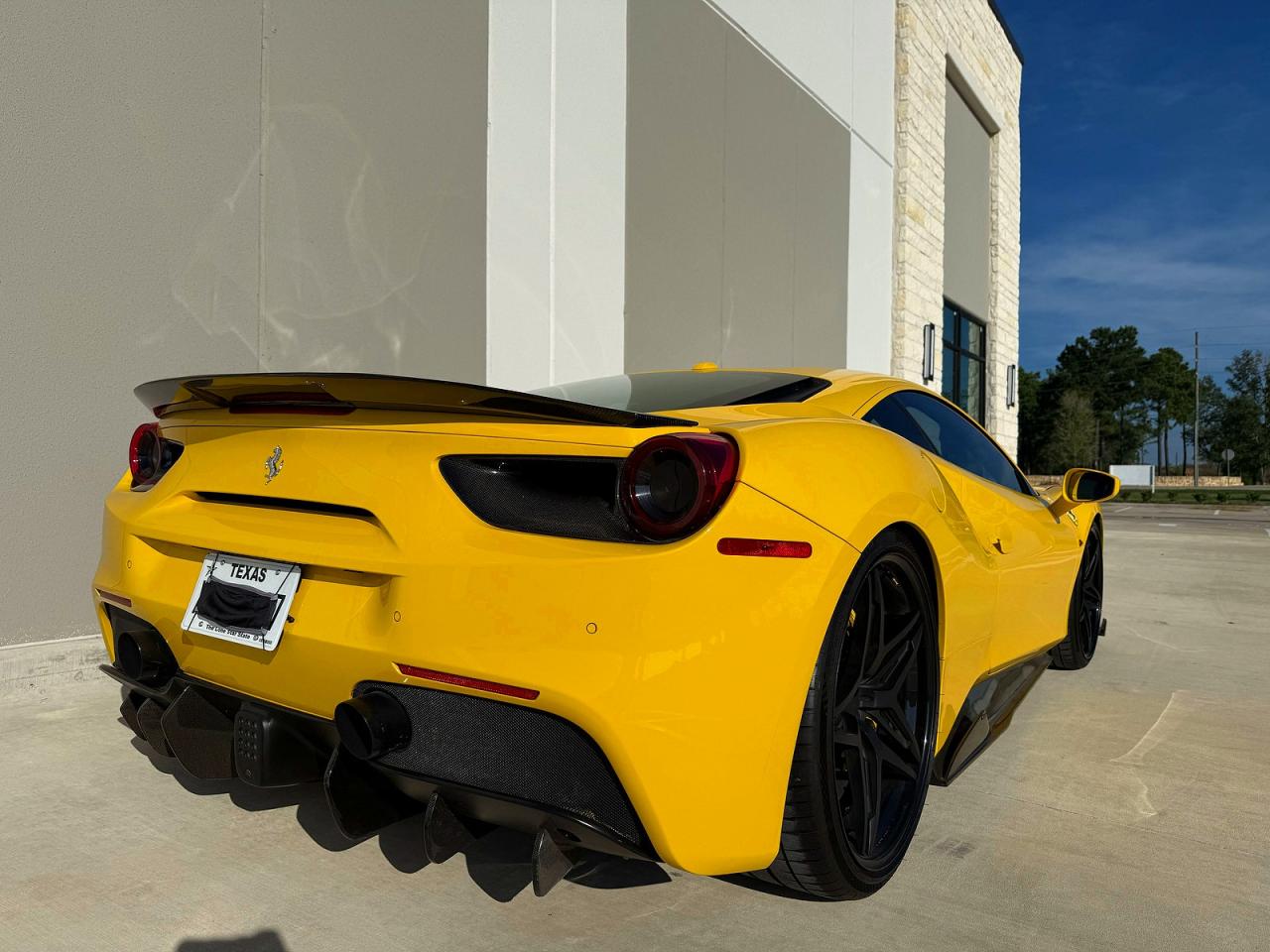 2017 FERRARI 488 GTB — снимка 4
