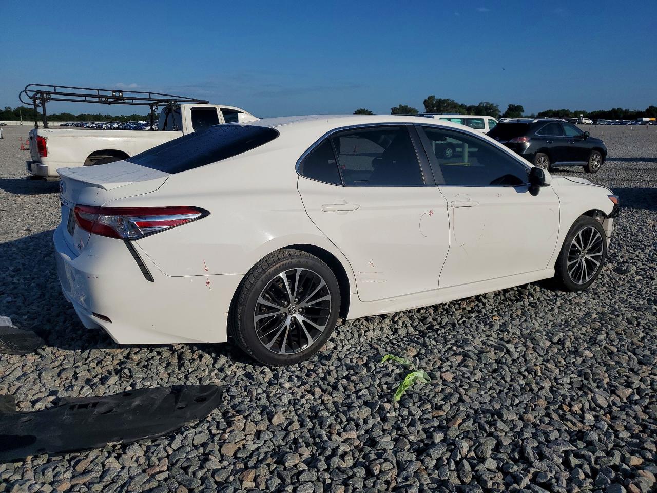 2020 TOYOTA CAMRY SE — снимка 3