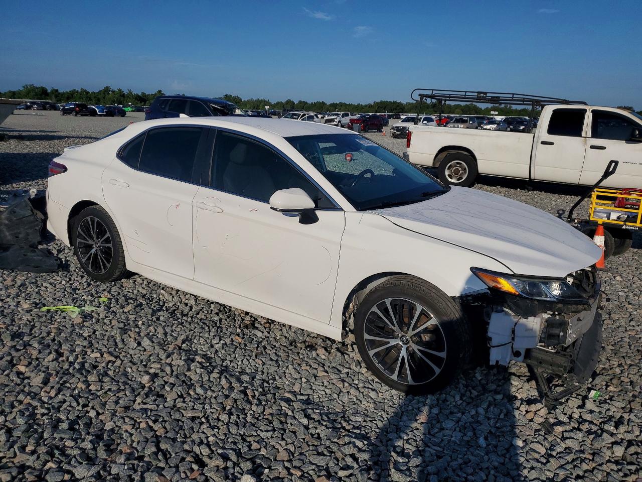 2020 TOYOTA CAMRY SE — снимка 4